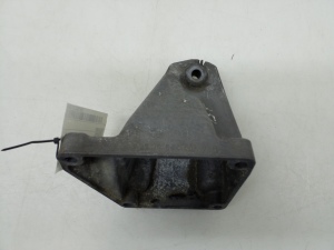  Engine holder 