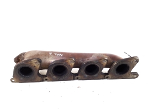  Exhaust manifold 