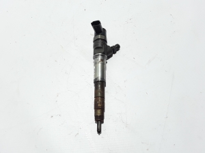  Fuel injector 