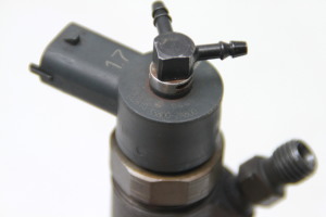  Fuel injector 