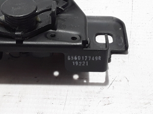  Engine cover lock 