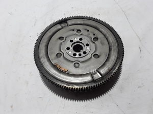  Clutch flywheel 