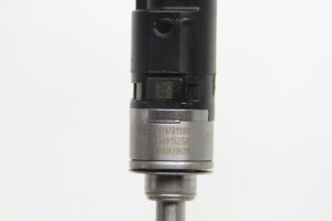  Fuel injector 