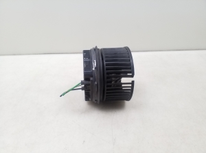  Cabin shoulder motor 