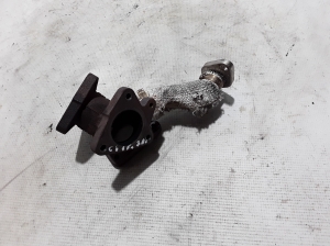  Exhaust manifold 