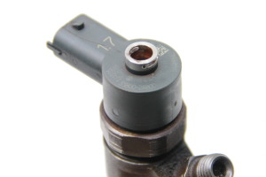  Fuel injector 