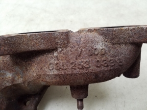  Exhaust manifold 