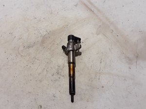  Fuel injector 