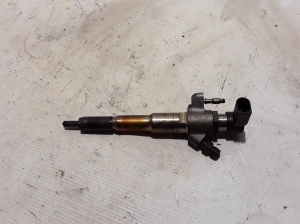  Fuel injector 