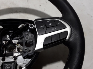  Steering wheel 