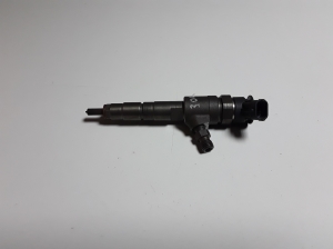  Fuel injector 