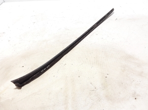  Windscreen strut outer 