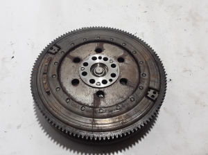  Clutch flywheel 