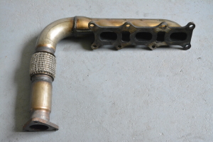  Exhaust manifold 