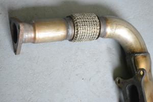  Exhaust manifold 