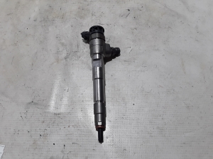  Fuel injector 