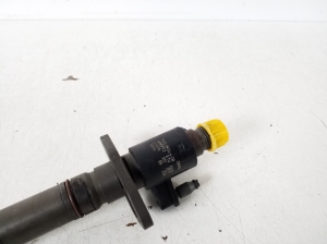  Fuel injector 