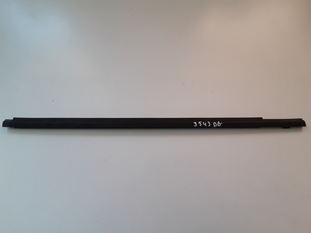 FORD FOCUS MK3 C346 Joint De Vitre De Porte Avant Gauche 1785227 Neuf