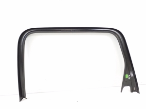  Rear side door strip to glass inner 