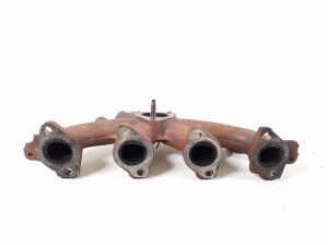  Exhaust manifold 