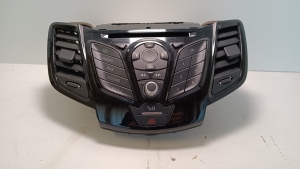  Radio / CD-Player / DVD-Player / Navigation 