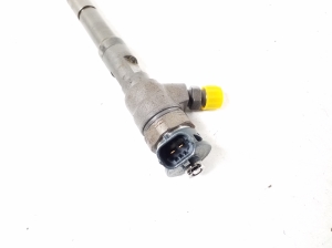  Fuel injector 