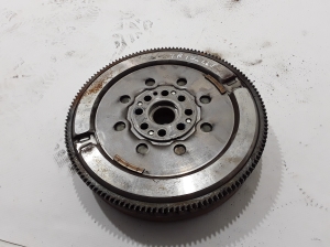  Clutch flywheel 