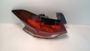  Rear corner lamp 