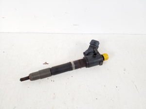  Fuel injector 