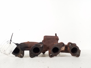  Exhaust manifold 