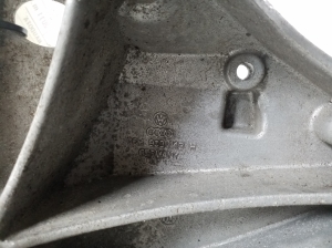  Oil filter holder 