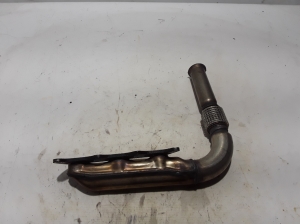  Exhaust manifold 