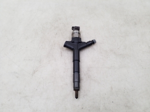  Fuel injector 