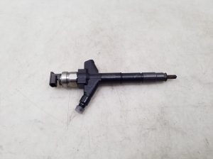  Fuel injector 