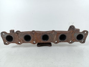  Exhaust manifold 