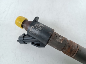  Fuel injector 