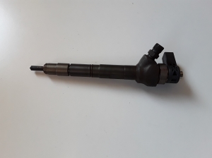  Fuel injector 