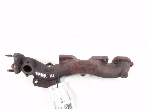  Exhaust manifold 