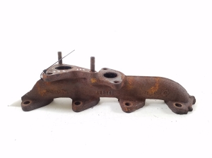  Exhaust manifold 