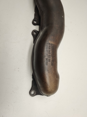  Exhaust manifold 