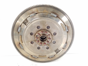  Clutch flywheel 