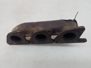  Exhaust manifold 