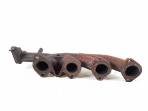  Exhaust manifold 