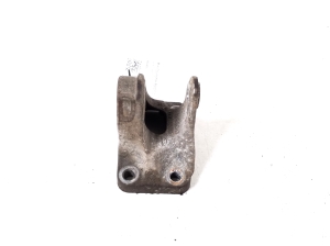  Engine holder 