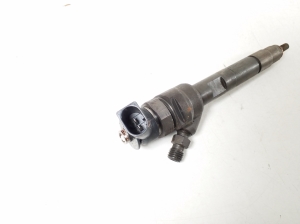  Fuel injector 