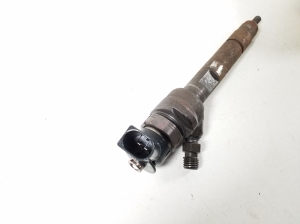  Fuel injector 