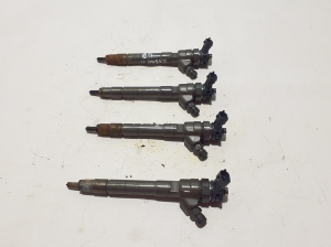  Fuel injector 