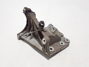  Engine holder 