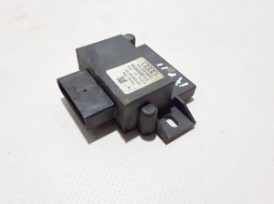  Fuel pump control module 