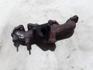  Exhaust manifold 